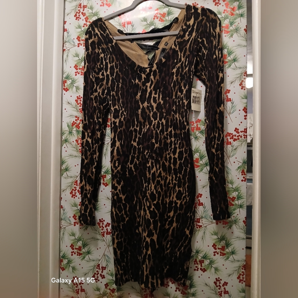 Woman's large guess dress in tiger print